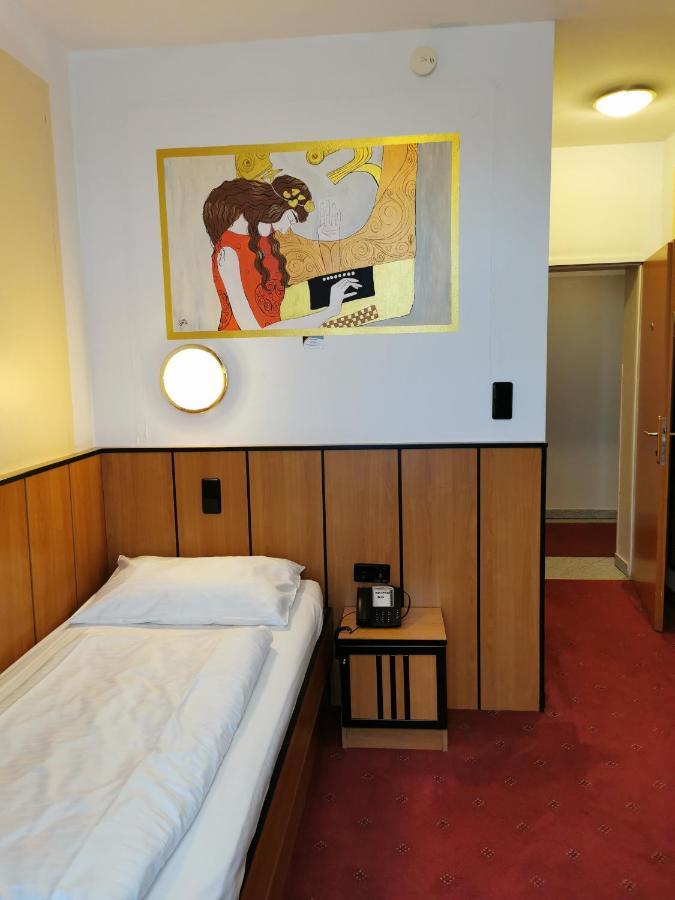 Garten- Und Kunsthotel Gabriel City Viena Exterior foto